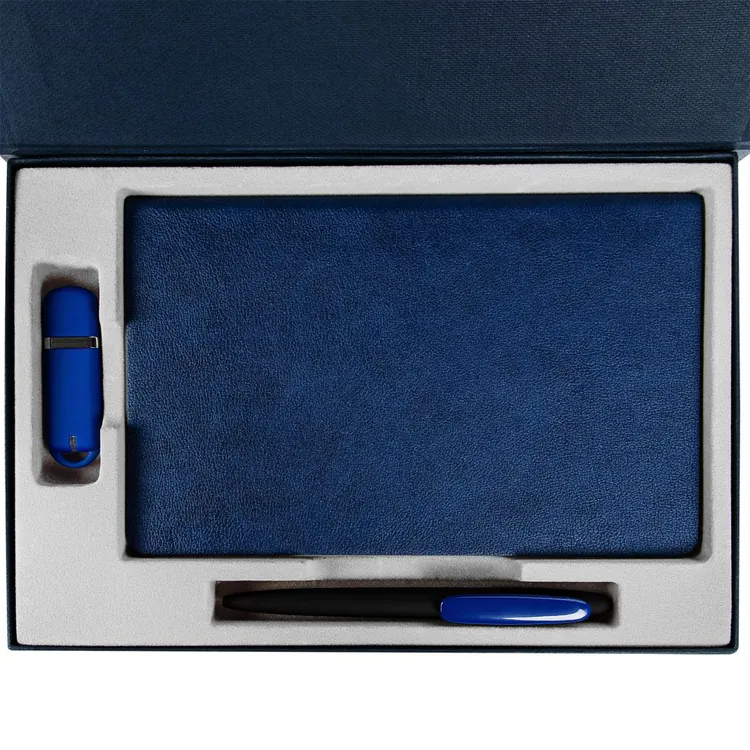 Коробка Silk с ложементом под ежедневник 13x21 см, флешку и ручку, ver. 2, темно-синяя арт.17238.40