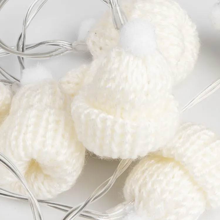 Гирлянда Cosy Poms, белая арт.16957.60