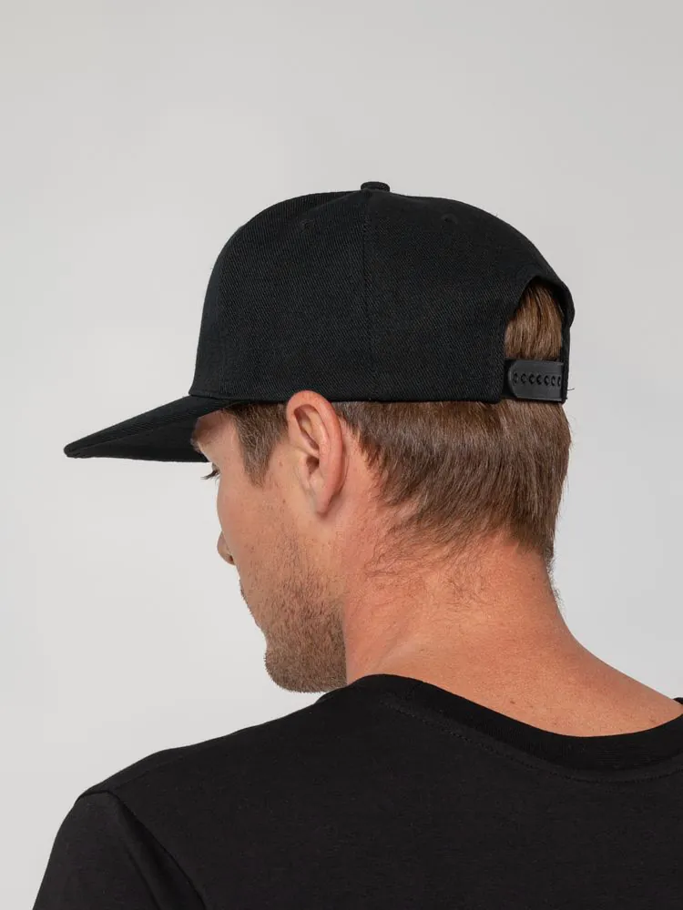 Бейсболка Snapback с прямым козырьком, черная арт.15948.30